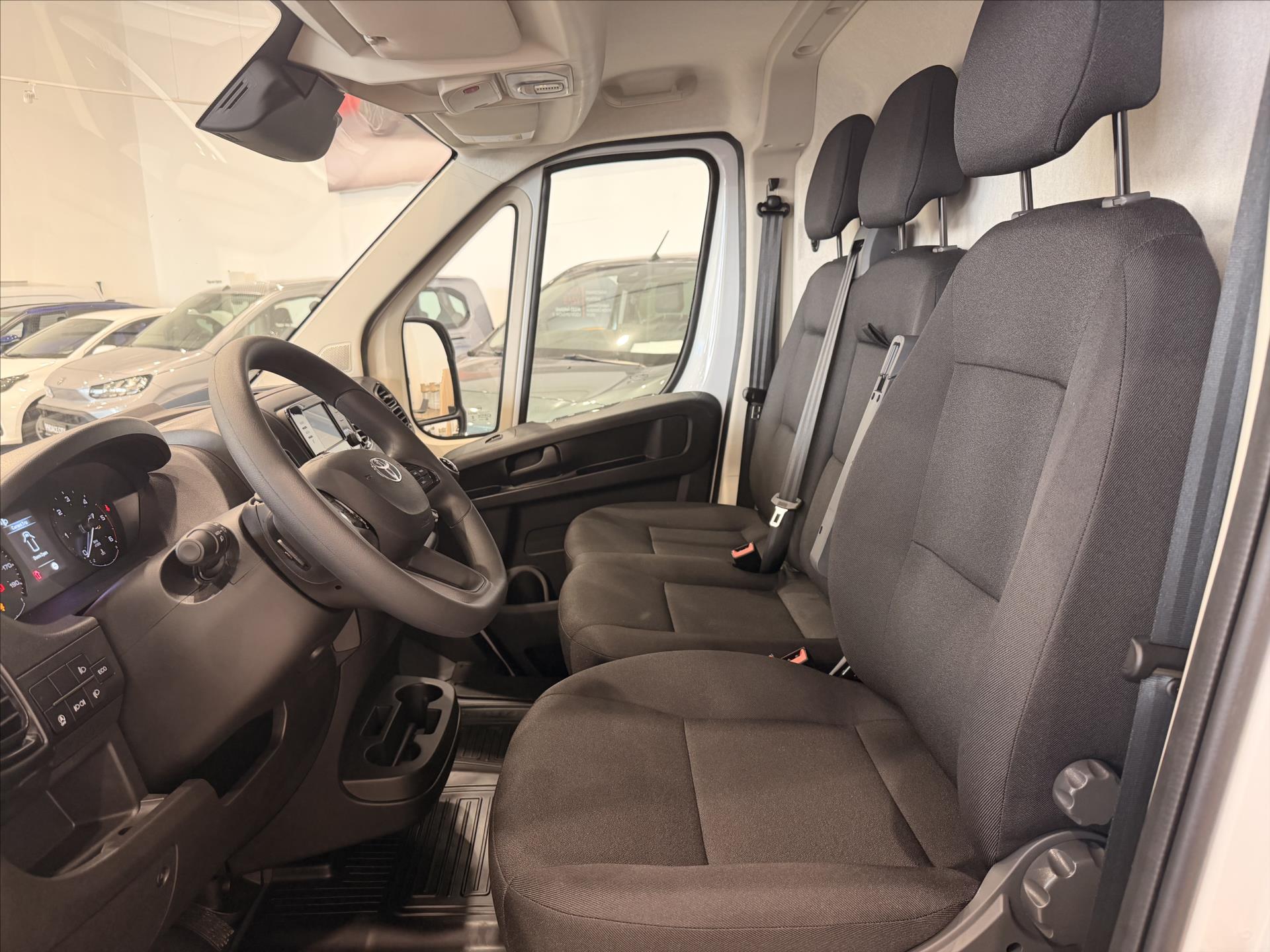 toyota-proace-2-2-diesel-120hp-6mt-max-active-l2h2-4d - 5