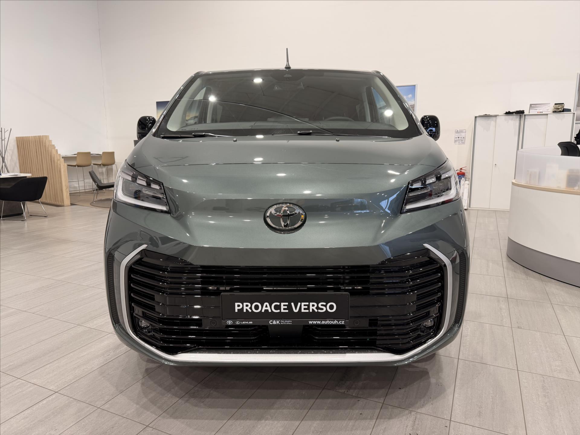 toyota-proace-verso-2-0-diesel-177hp-8at-l2-family-8s - 1