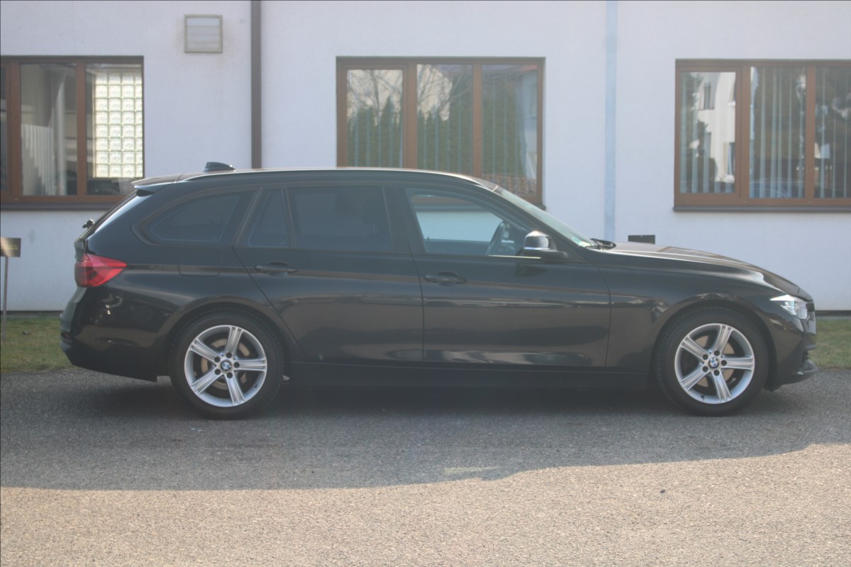 bmw-rada-3-320d-140kw-sportline-zaruka - 2