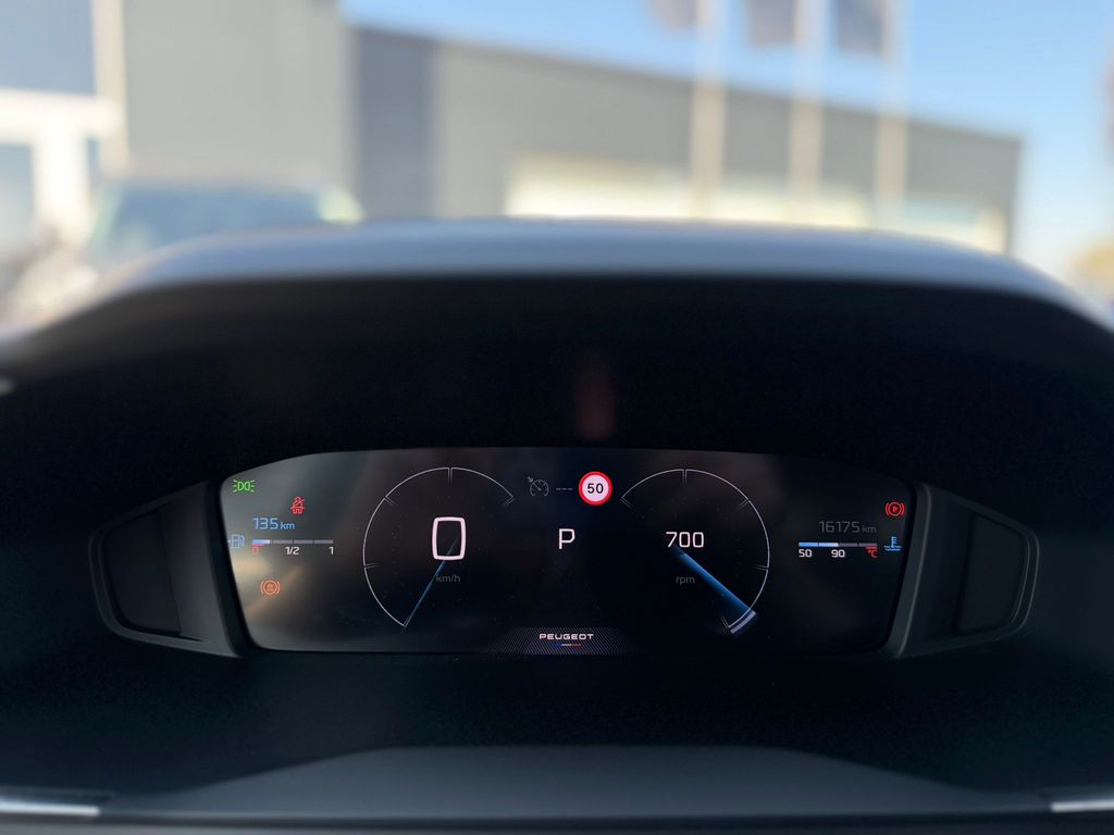 peugeot-2008-allure-1-2-puretech-130-eat8 - 2