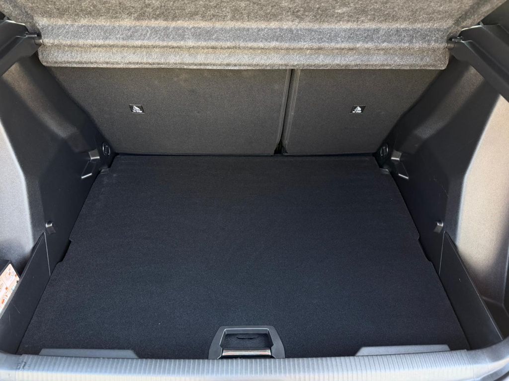 peugeot-2008-allure-1-2-puretech-130-eat8 - 6