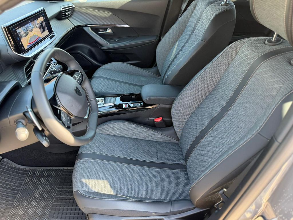 peugeot-2008-allure-1-2-puretech-130-eat8 - 8