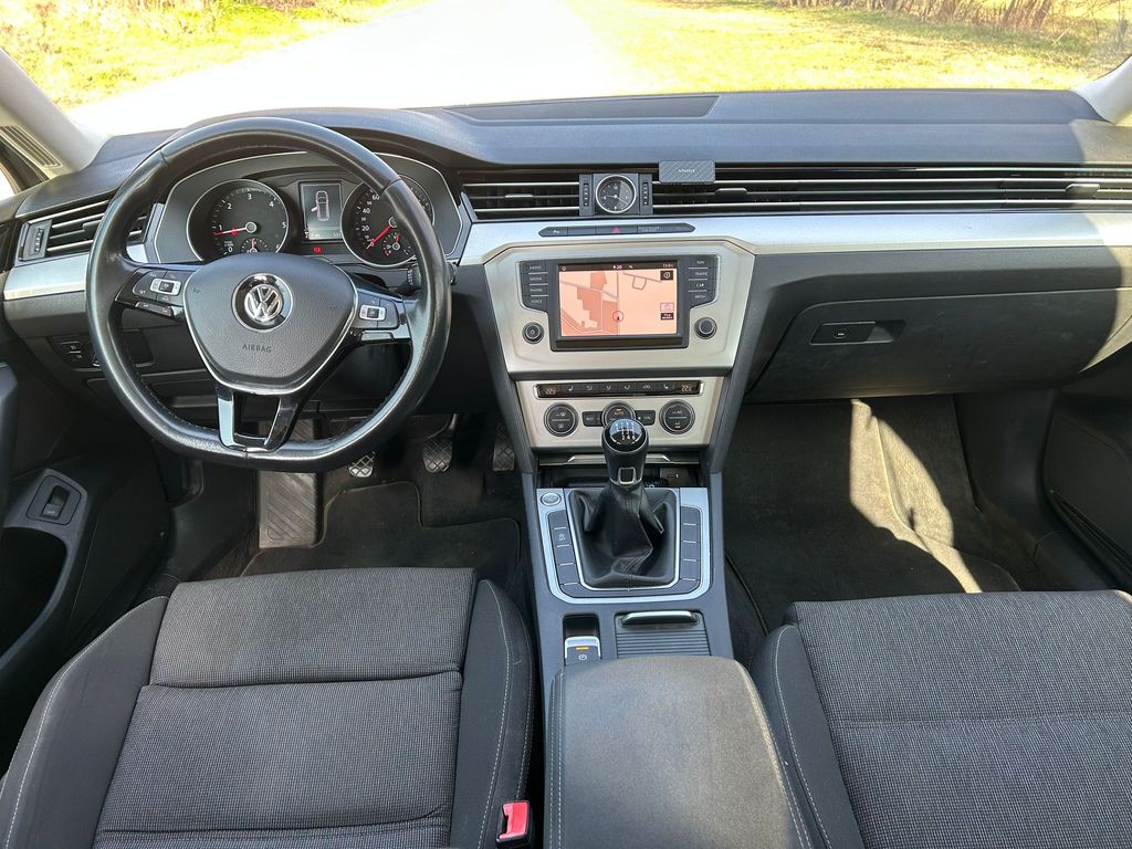 volkswagen-passat - 1