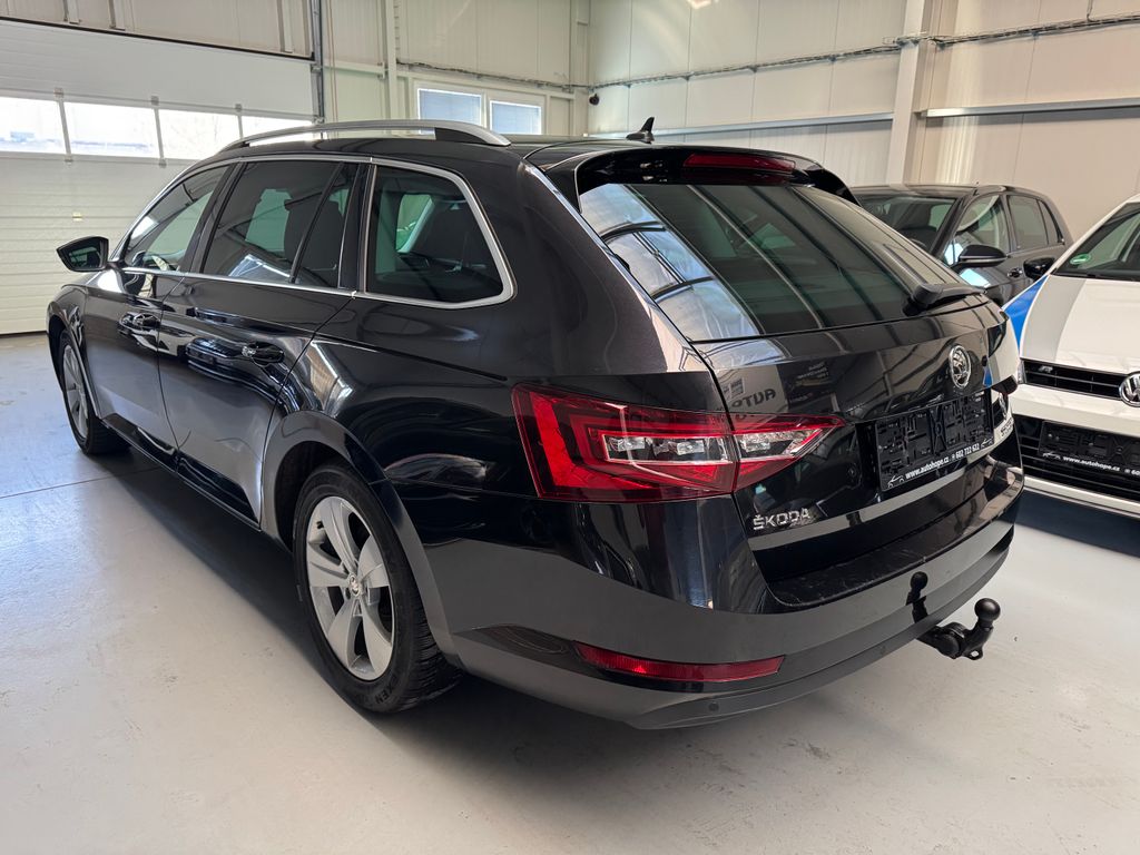 skoda-superb-combi-2-0-tdi-dsg-style - 3