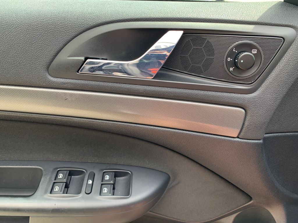 skoda-octavia-combi-1-6-fsi-elegance - 6