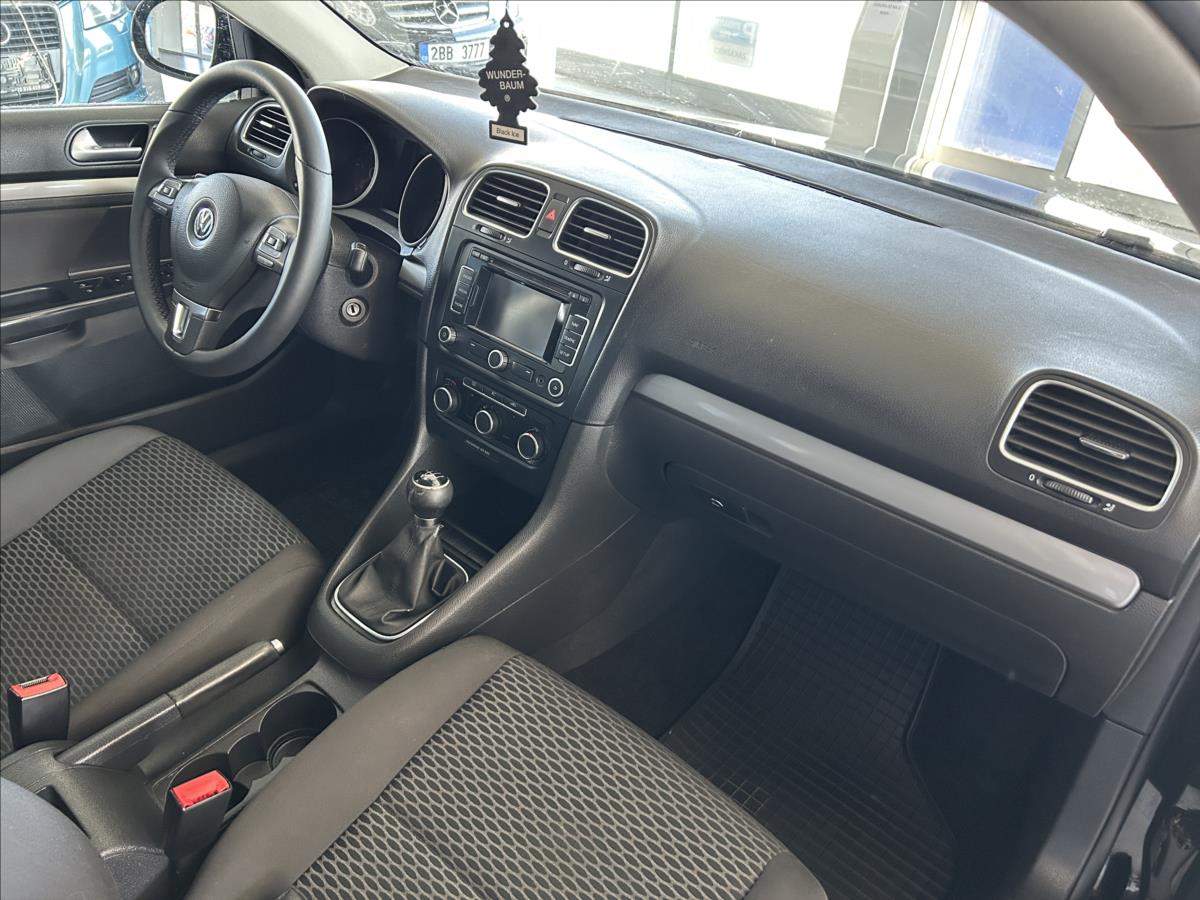 volkswagen-golf-1-6-tdi-serviska-2-majitel - 8