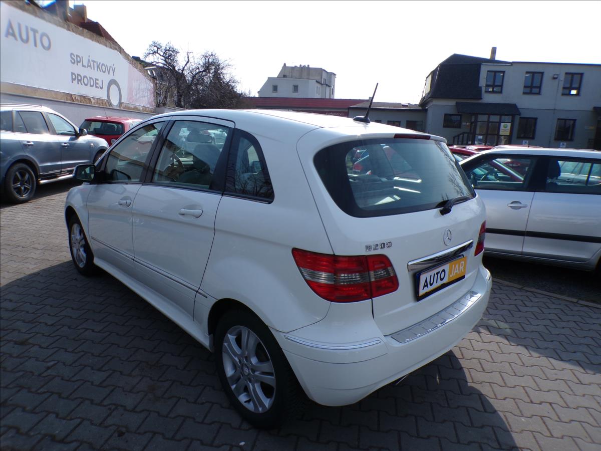 mercedes-benz-tridy-b-2-0-i-200-panorama - 3