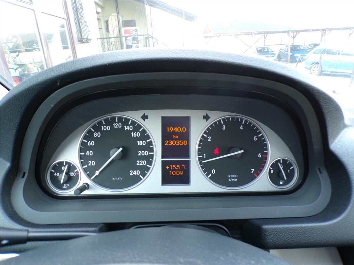 mercedes-benz-tridy-b-2-0-i-200-panorama - 8