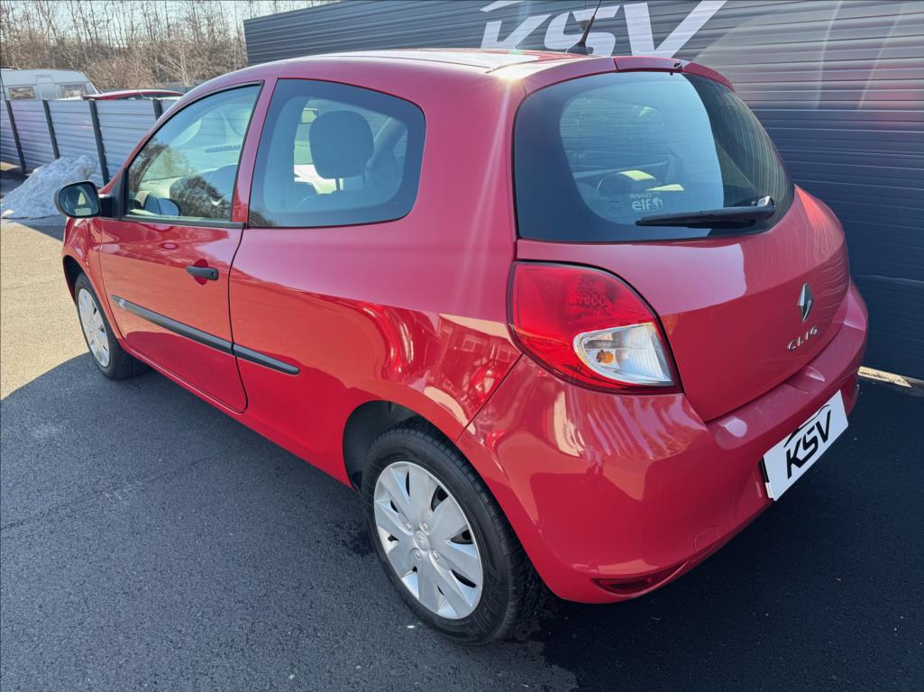 renault-clio-1-5 - 8