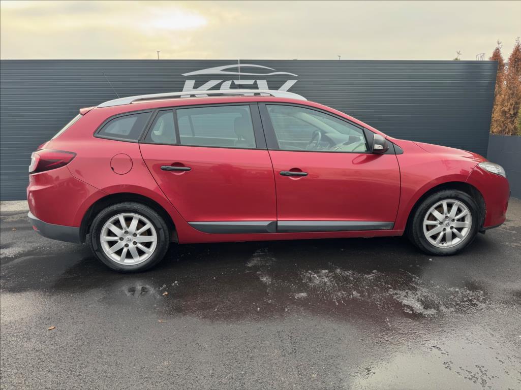 renault-megane-1-6 - 5