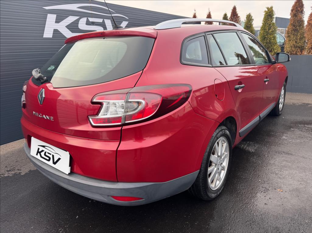 renault-megane-1-6 - 6