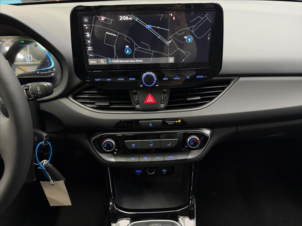 hyundai-i30-1-0-t-gdi-mt-kombi-smart-heat - 6