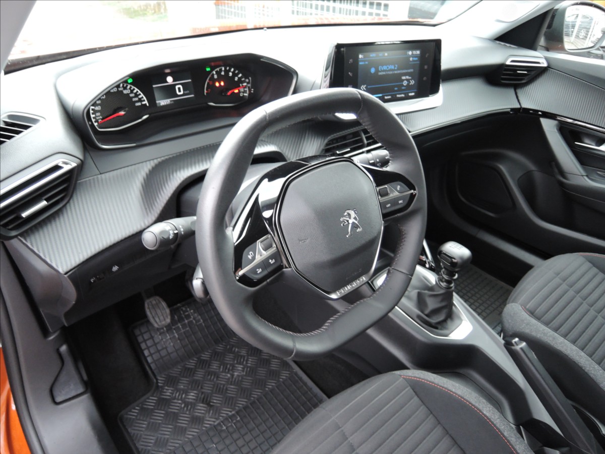 peugeot-2008-1-2-puretech-cr-zaruka-do-8-27 - 8