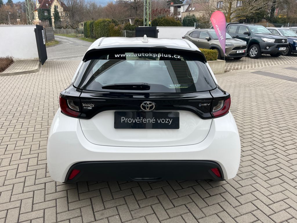 toyota-yaris-1-5-hybrid-e-cvt-comfort - 4