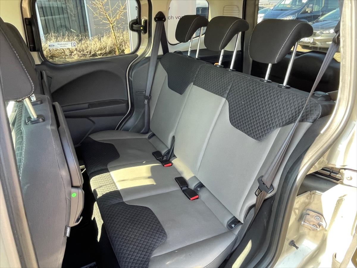 ford-tourneo-courier-1-0-ecoboost-titanium-cr - 8