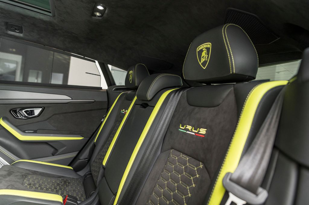 lamborghini-urus-graphite-capsule-pano-b-o-3d - 7