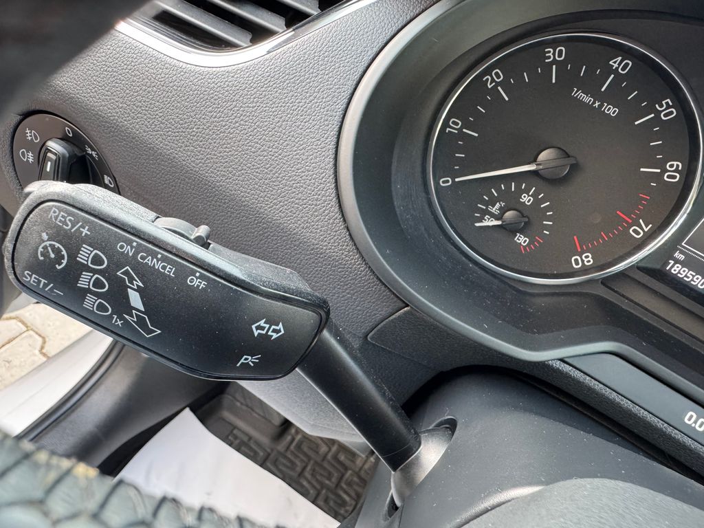 skoda-octavia-combi-1-2-tsi-ambition - 8