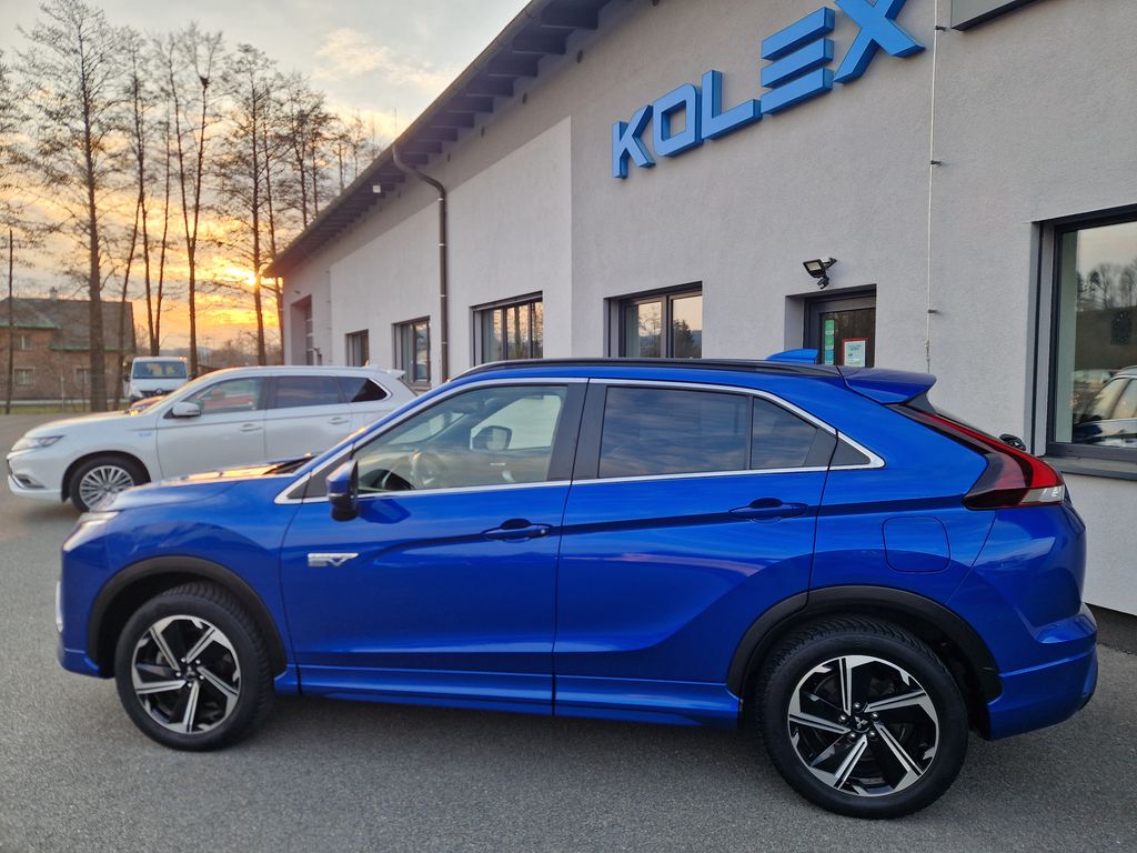 mitsubishi-2-4-phev-4x4 - 1