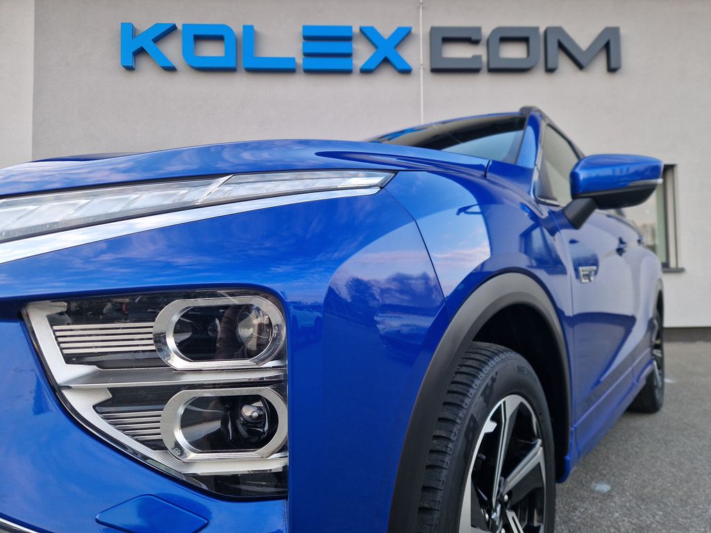 mitsubishi-2-4-phev-4x4 - 7