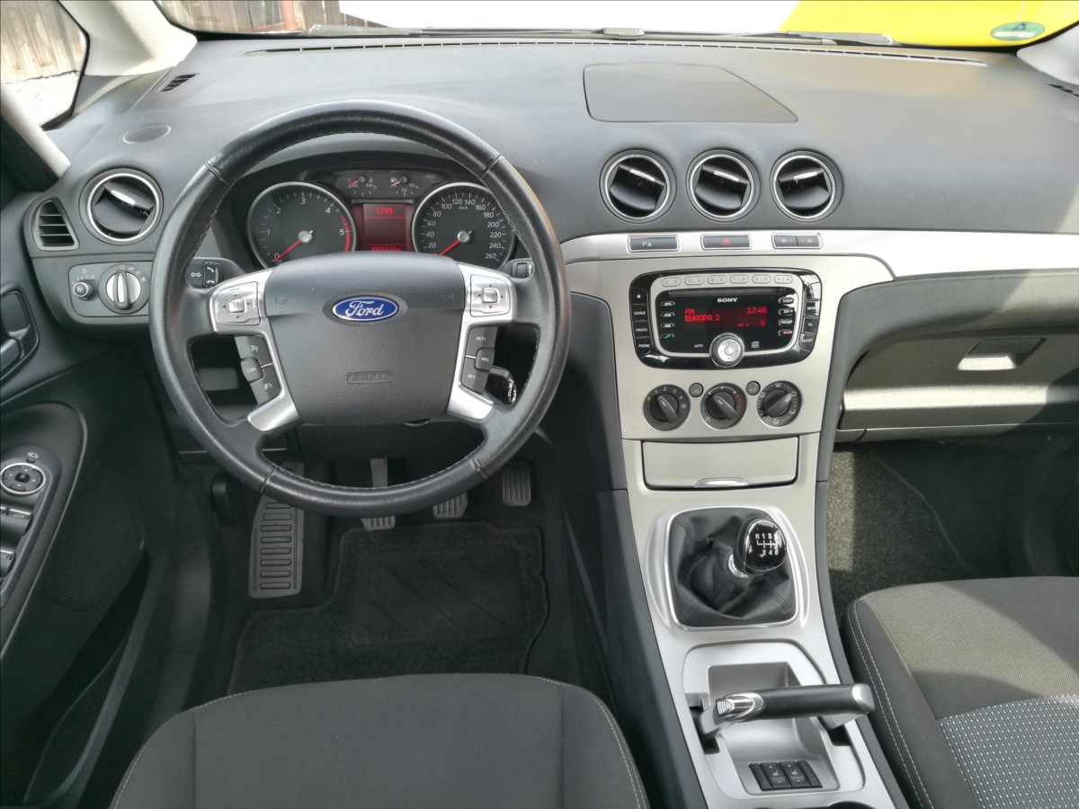 ford-galaxy-2-0-tdci-1-majitel - 4