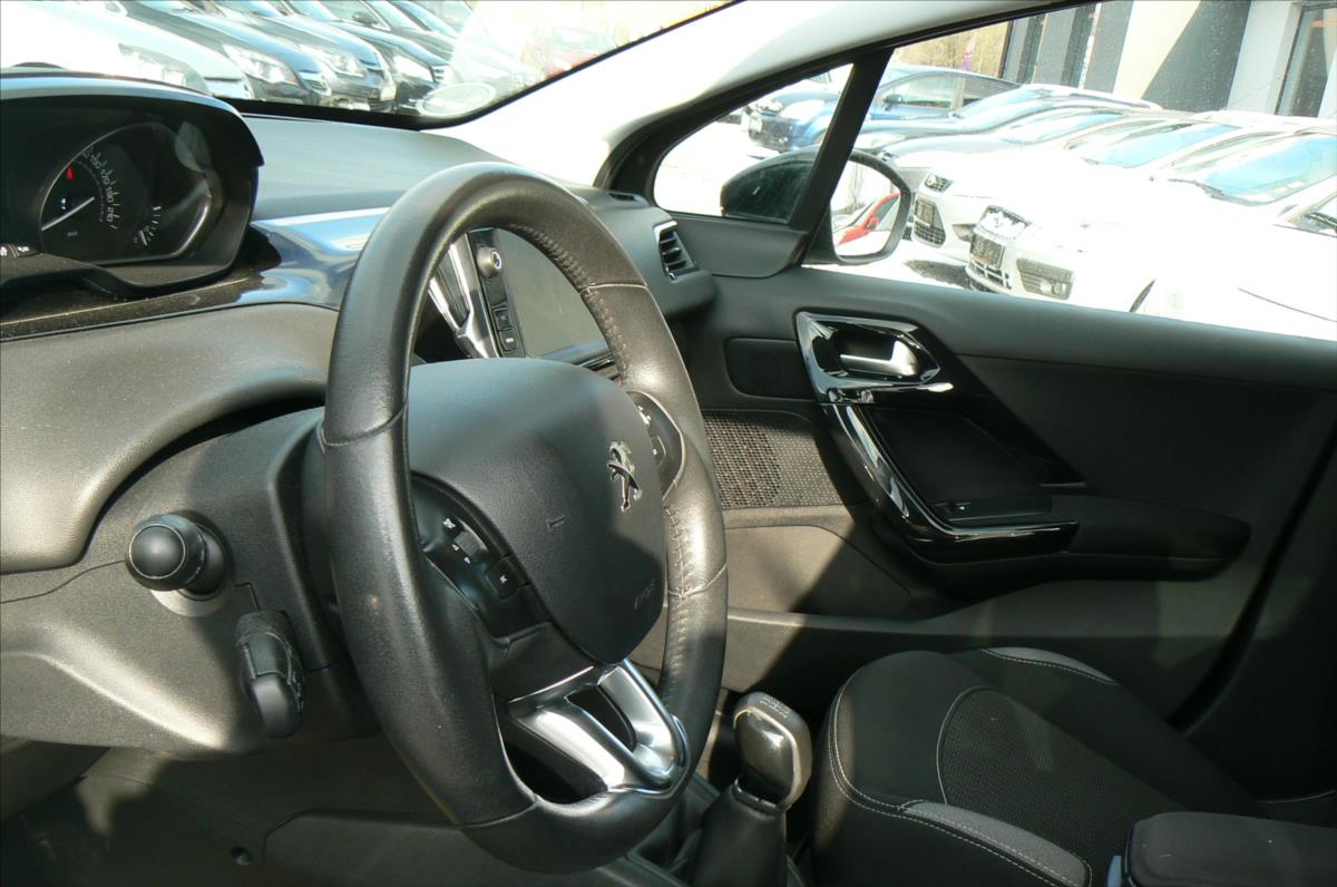 peugeot-208-1-2 - 8