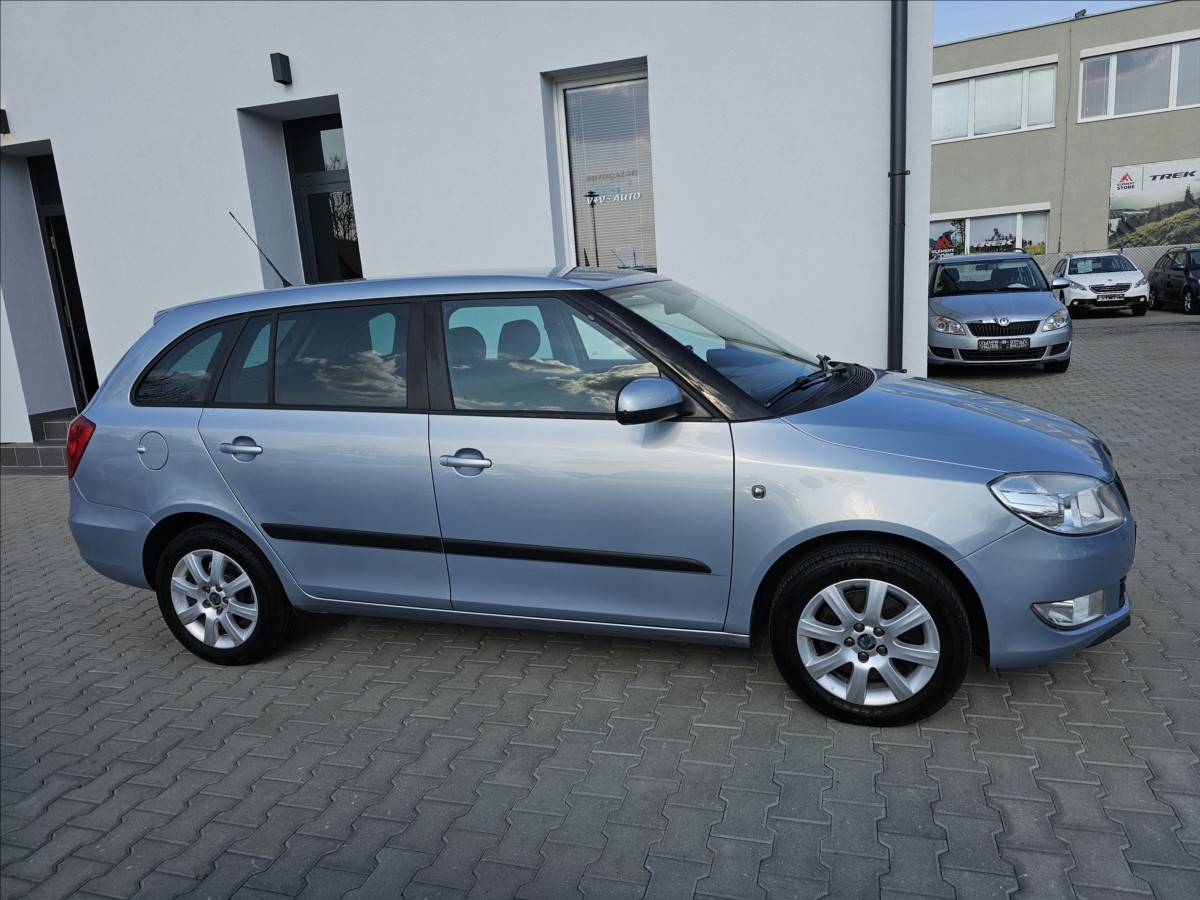 skoda-fabia-ii-1-2tsi-77kw-ambiente - 4