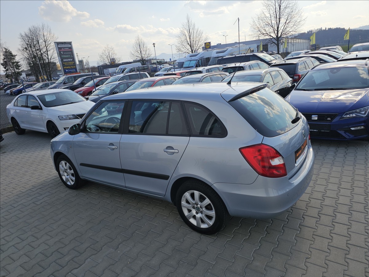 skoda-fabia-ii-1-2tsi-77kw-ambiente - 8