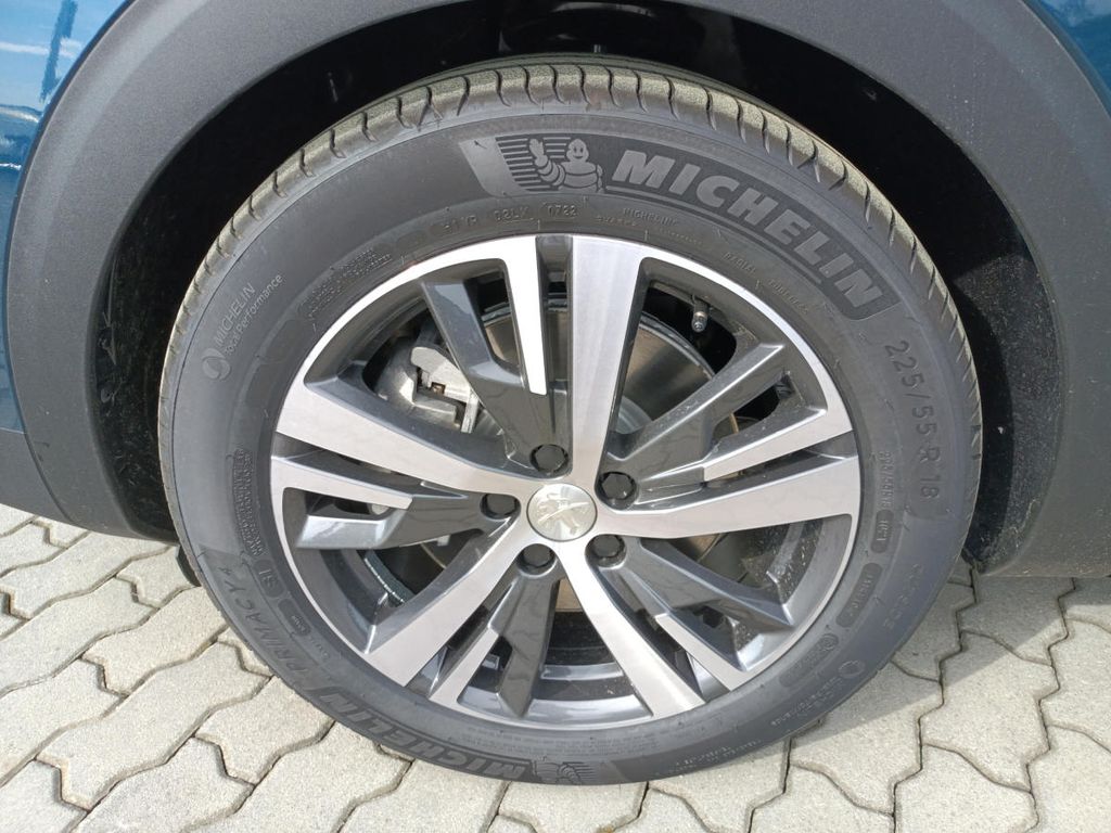 peugeot-3008-allure-pack-hybrid-225-e-eat8 - 8