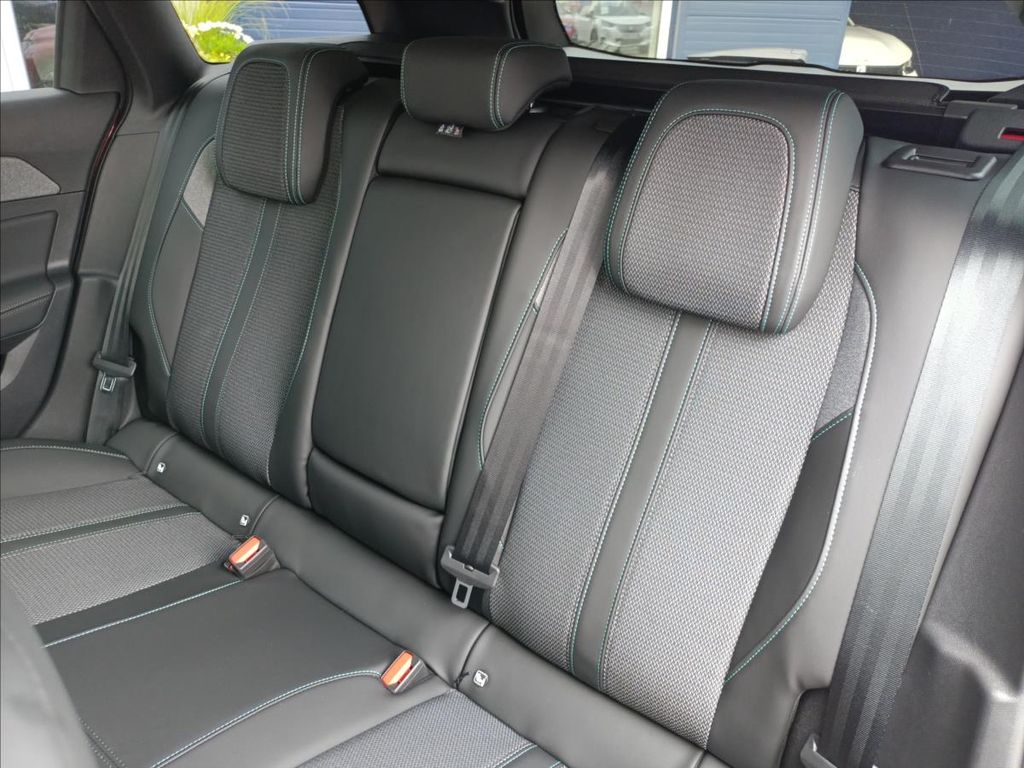 peugeot-308-allure-allure-bluehdi-130-s-s - 4