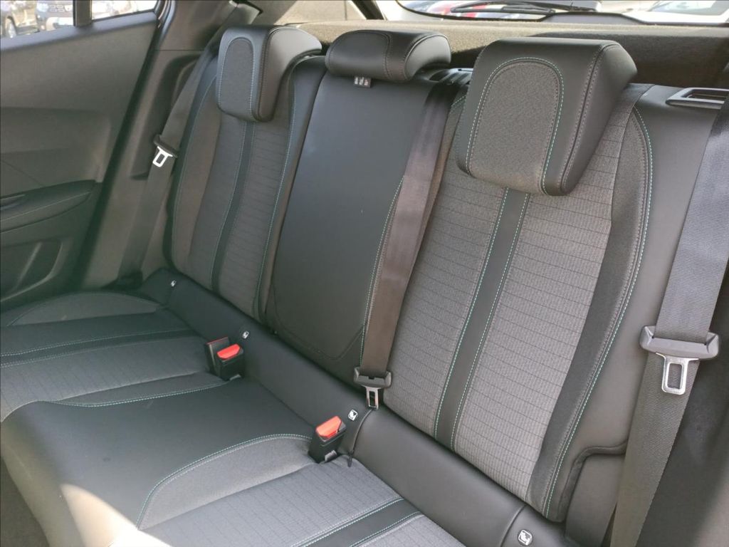 peugeot-2008-allure-1-2-puretech-100k-man6 - 5