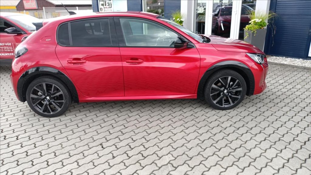 peugeot-208-gt-puretech-130k-eat8 - 9