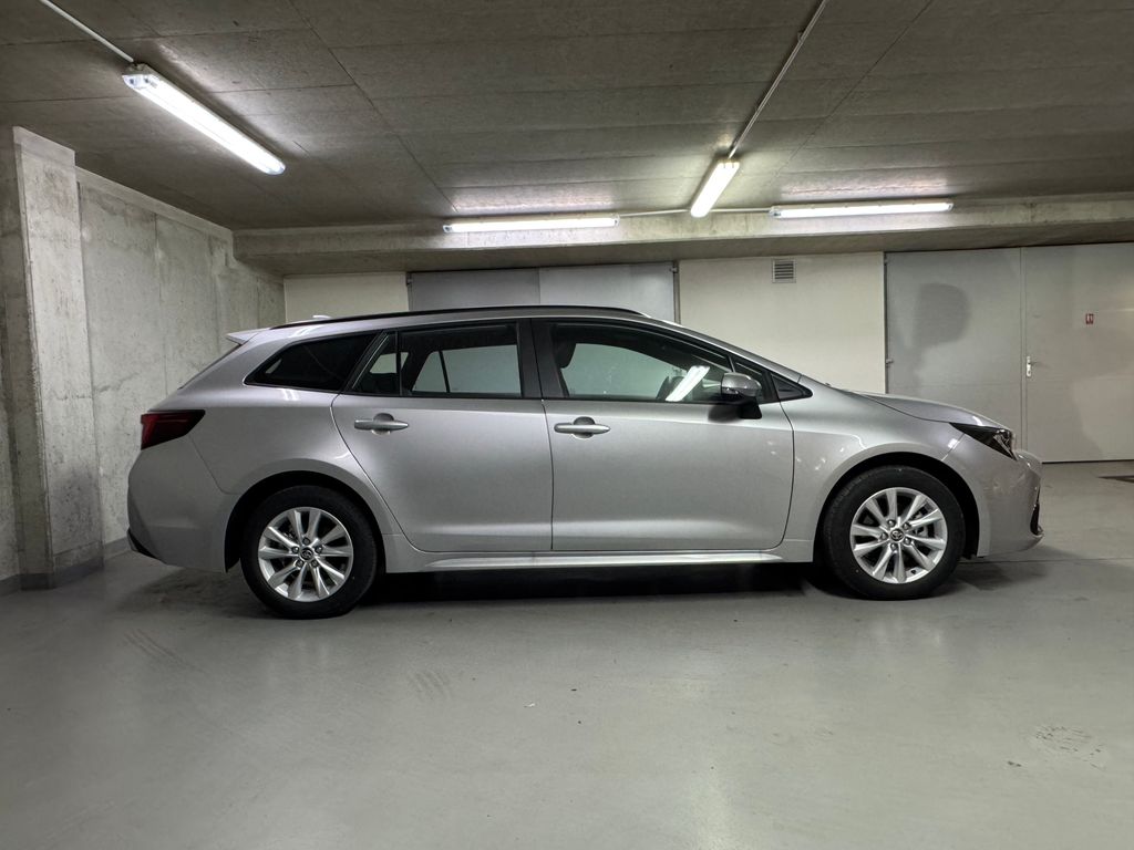 toyota-corolla-comfort-tech-1-8-hybrid-e-cvt - 3
