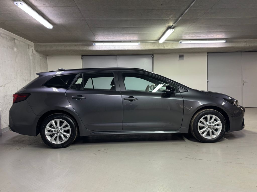 toyota-corolla-comfort-tech-1-8-hybrid-e-cvt - 3