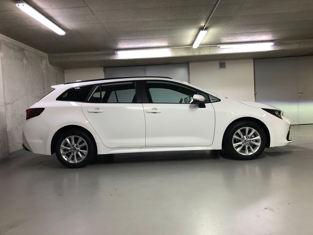 toyota-corolla-comfort-tech-1-8-hybrid-e-cvt - 3