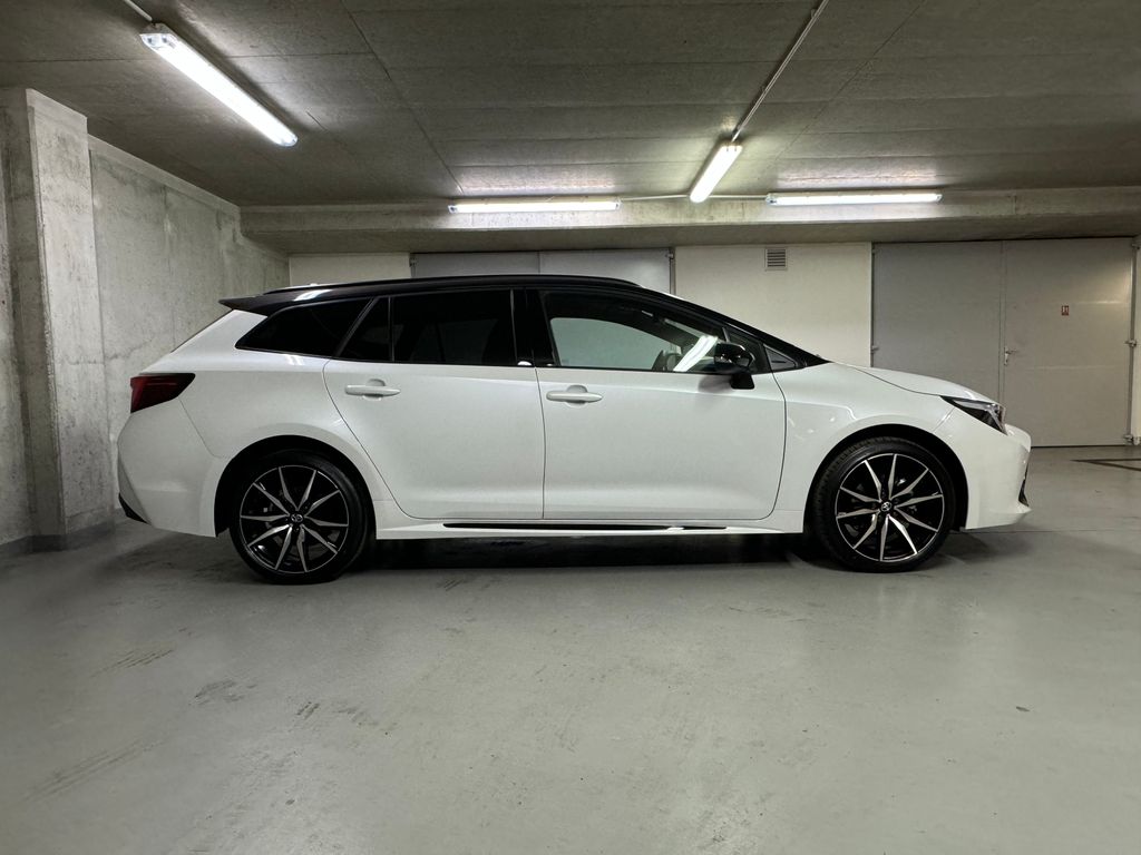 toyota-corolla-gr-sport-1-8-hybrid-e-cvt-gr - 3