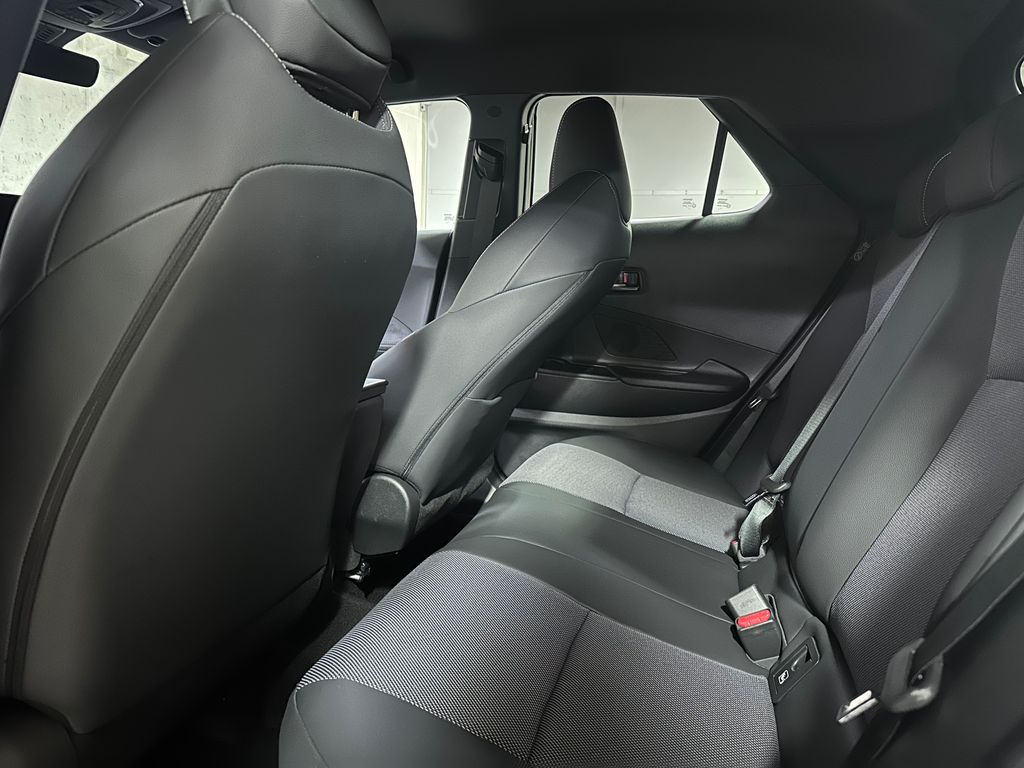 toyota-c-hr-executive-1-8-hybrid-90kw-e-cv - 9