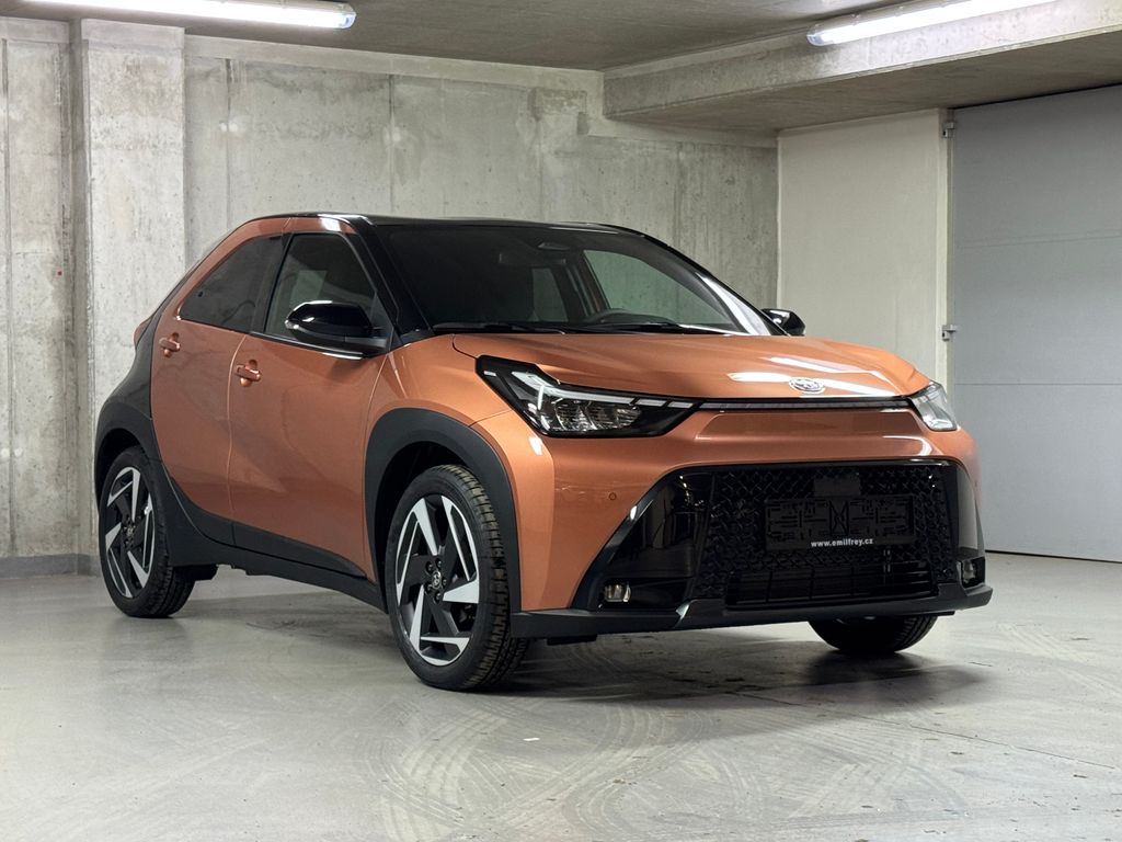 toyota-aygo-executive-1-5-hybrid-116k - 2