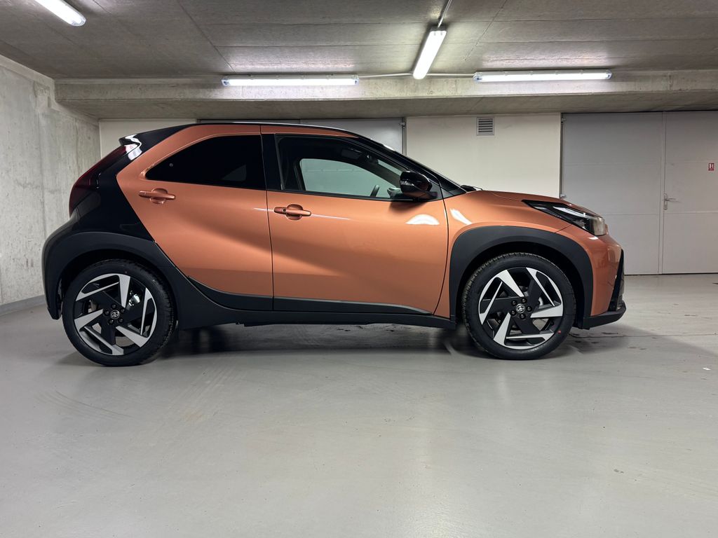 toyota-aygo-executive-1-5-hybrid-116k - 3