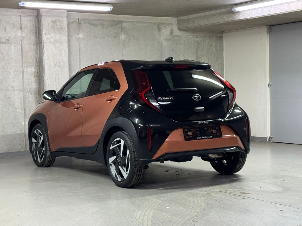 toyota-aygo-executive-1-5-hybrid-116k - 6