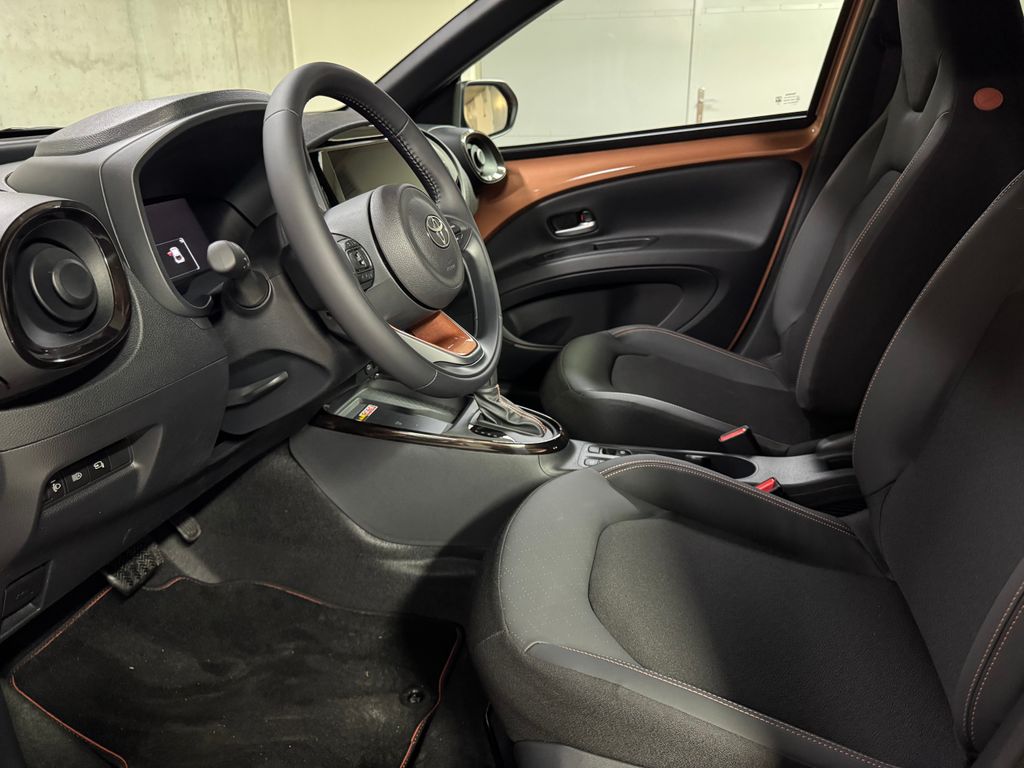toyota-aygo-executive-1-5-hybrid-116k - 8