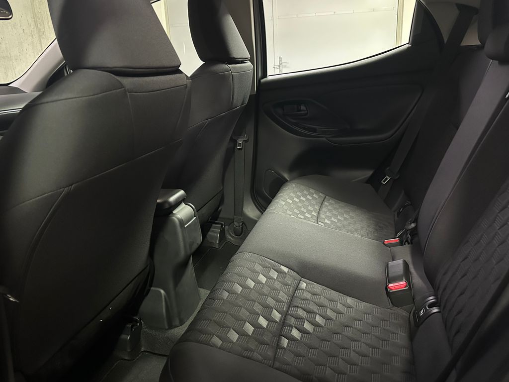 toyota-yaris-comfort-1-5-hybrid-e-cvt - 4