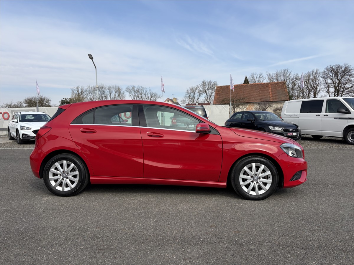 mercedes-benz-tridy-a-1-6-i-a180-90kw-blue-efficiency-style - 3