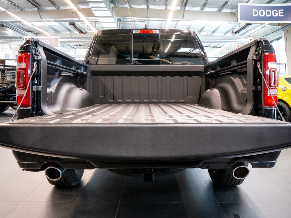 dodge-ram-5-7-laramie-v8-sport-pack-4wd - 4