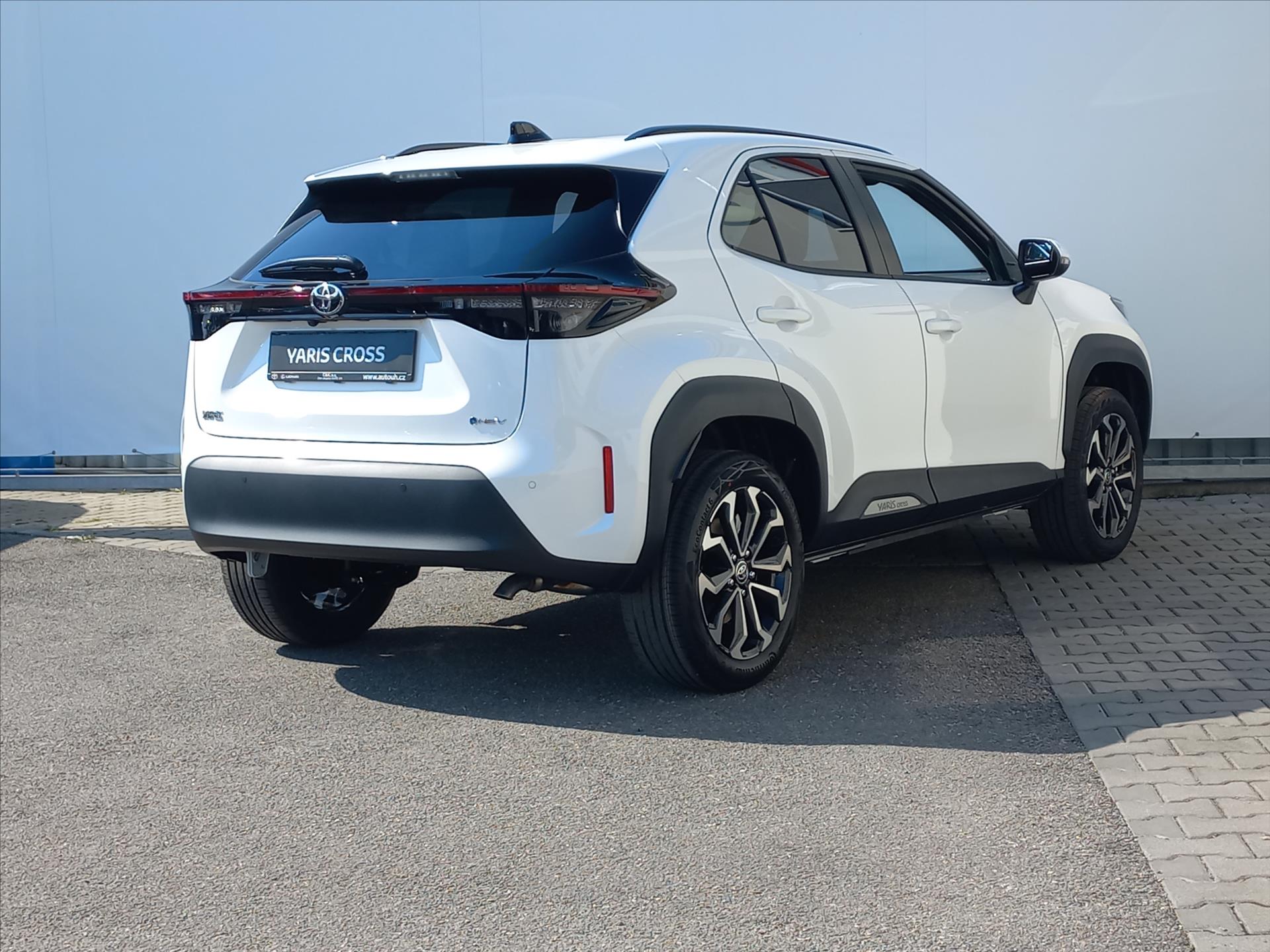 toyota-yaris-cross-1-5-hybrid-e-cvt-116k-style - 2