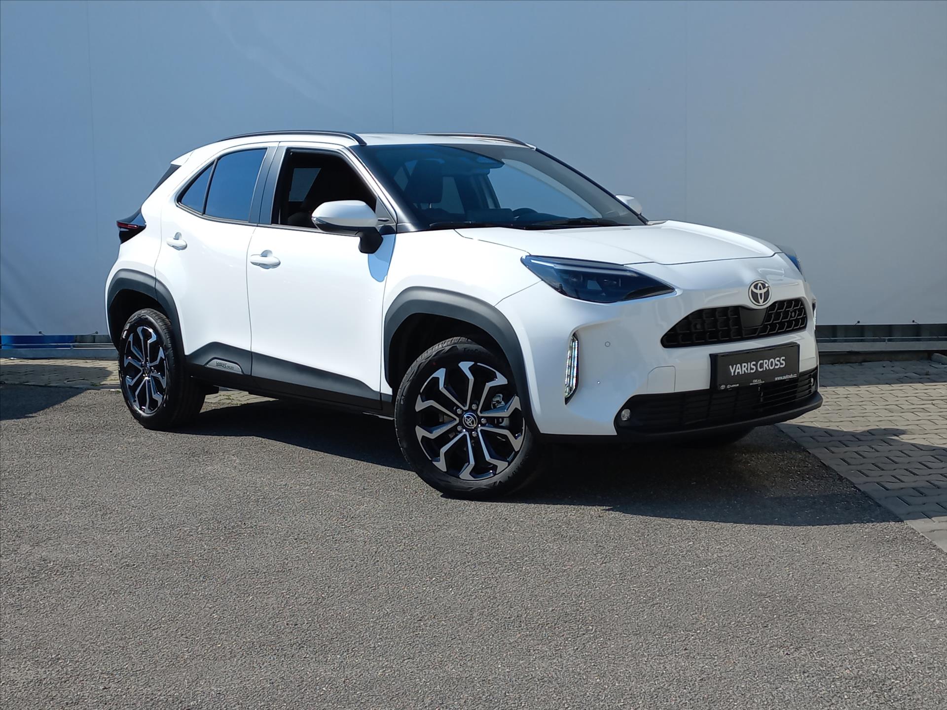 toyota-yaris-cross-1-5-hybrid-e-cvt-116k-style - 4