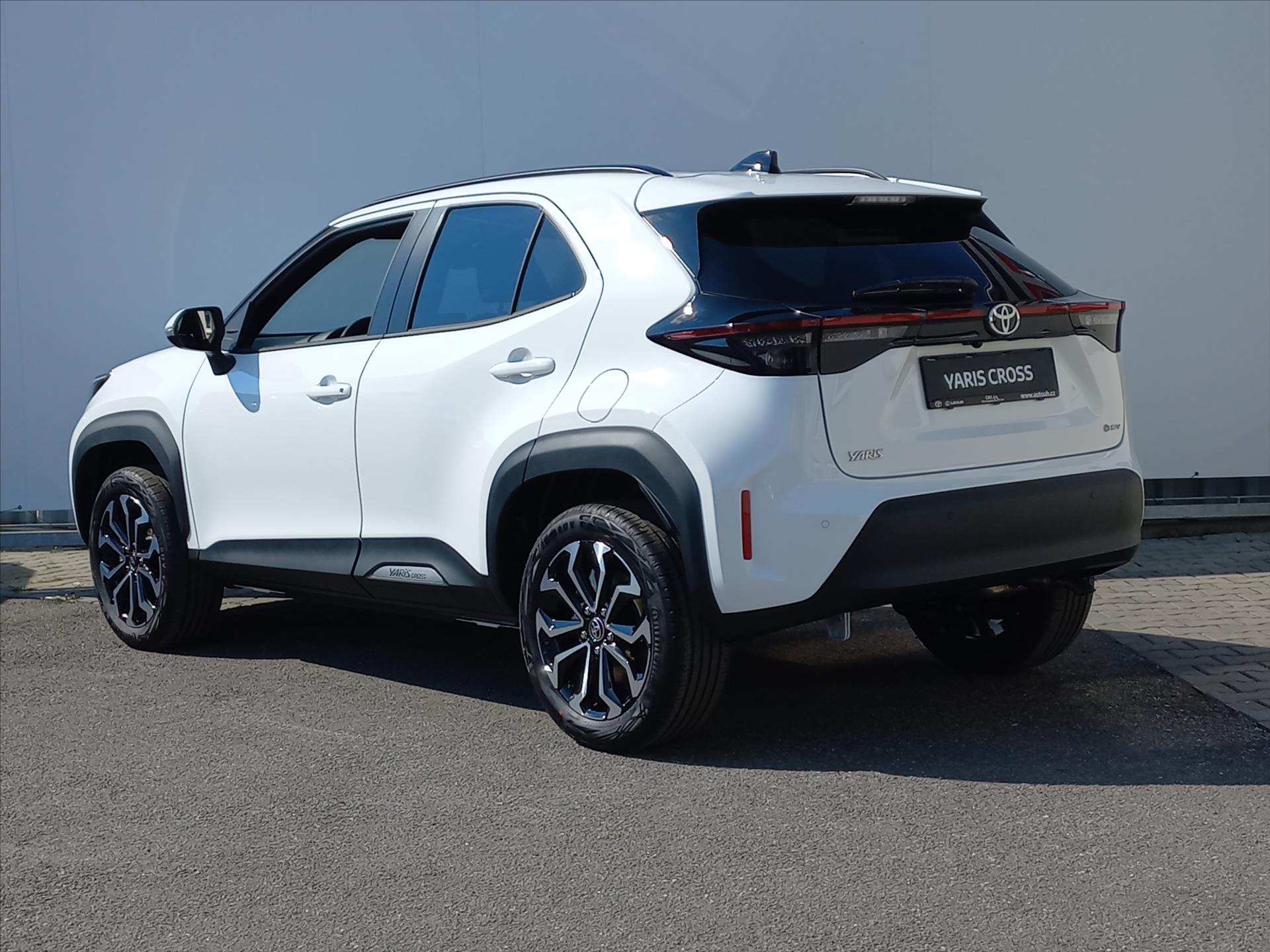 toyota-yaris-cross-1-5-hybrid-e-cvt-116k-style - 6