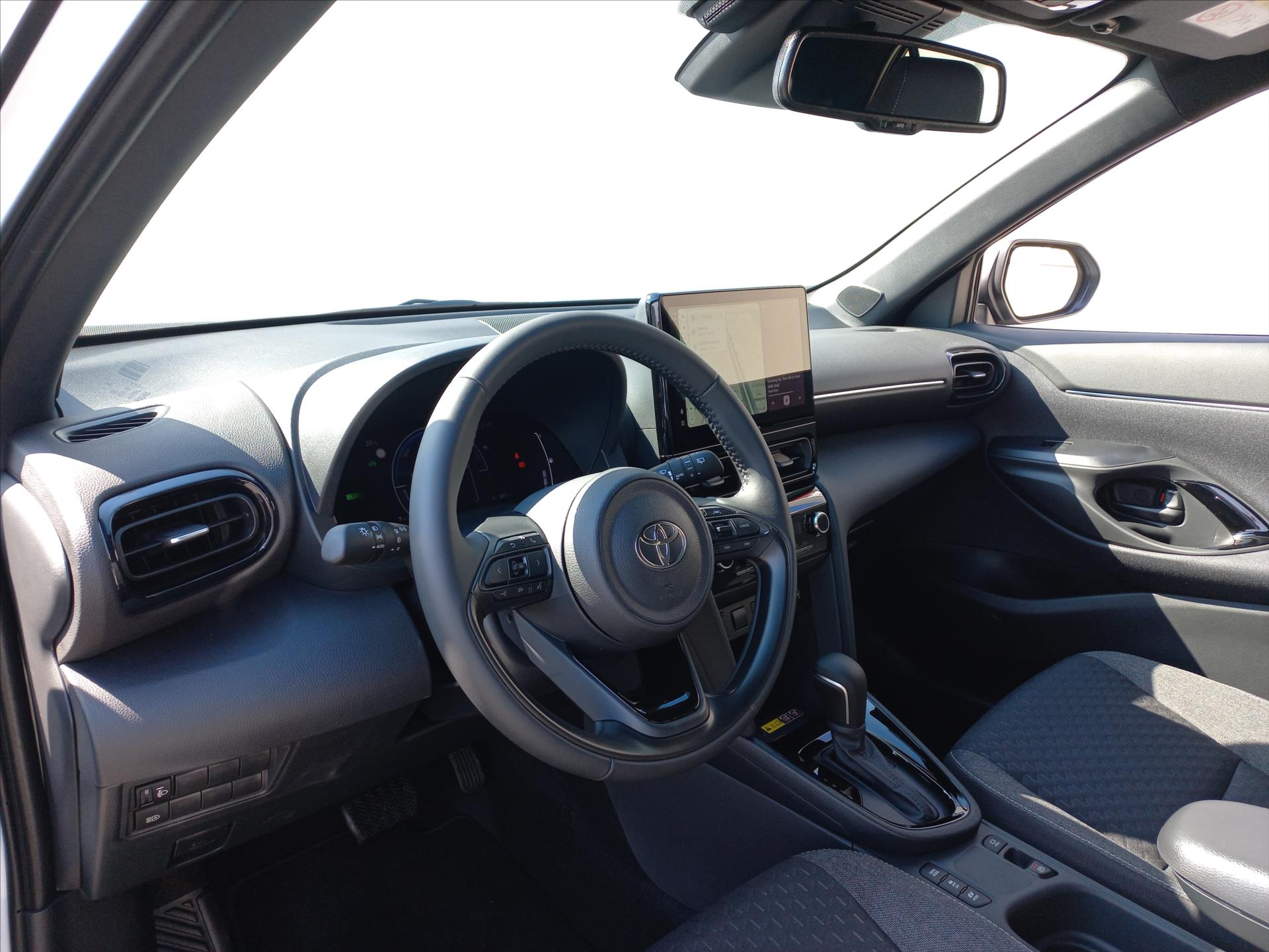 toyota-yaris-cross-1-5-hybrid-e-cvt-116k-style - 9