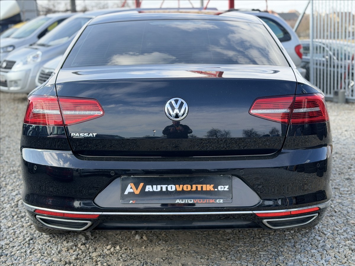 volkswagen-passat-2-0-110kw-r-line-93tkm-cr-dph - 5