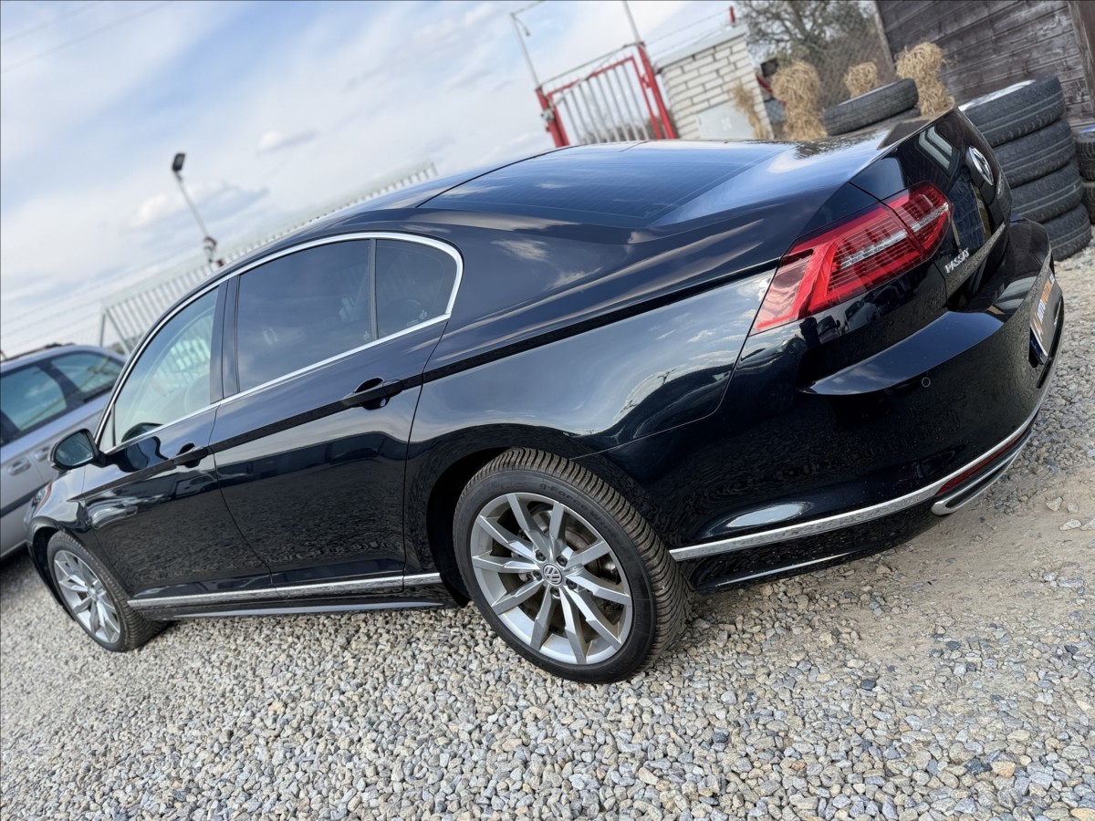 volkswagen-passat-2-0-110kw-r-line-93tkm-cr-dph - 6