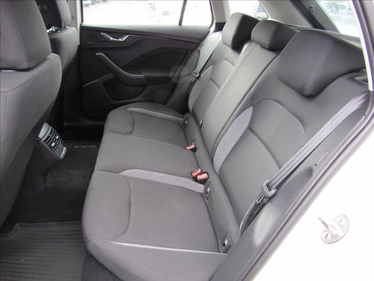 skoda-scala-1-6-tdi-dsg-elegance-85kw - 9